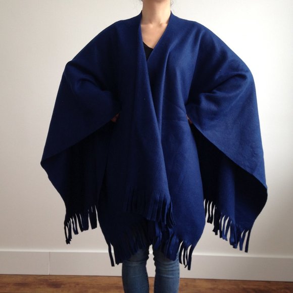 *NWOT* Navy Blue Cozy Polar Fleece Poncho Blanket - Picture 4 of 9